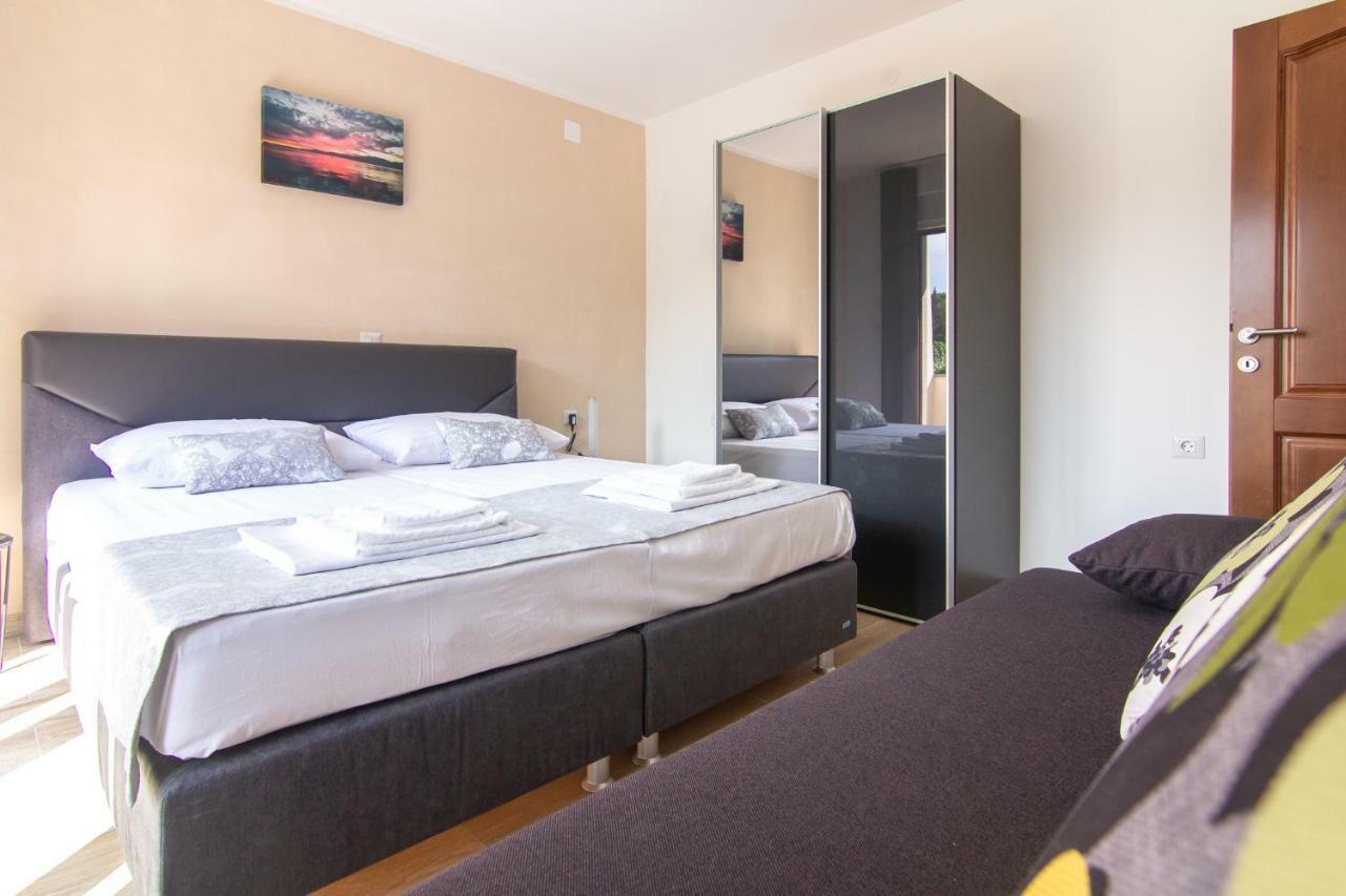 Apartments Edi & Tea Malinska Zewnętrze zdjęcie